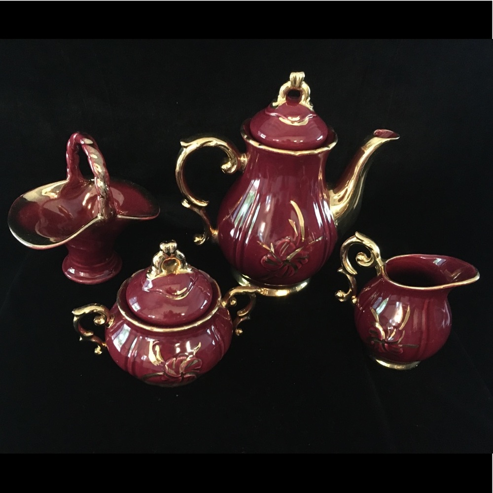 Vintage Teapot Set